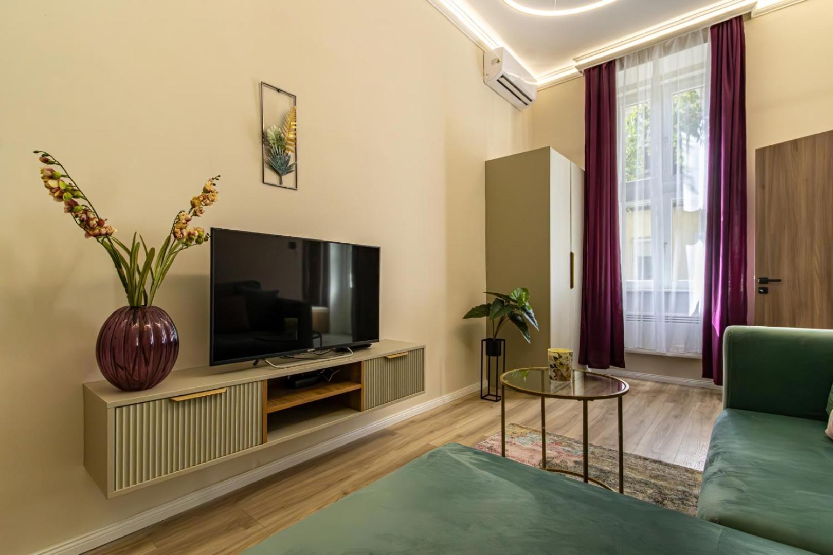Oasis Apartment On The Broadway With Ac Budapesta Exterior foto